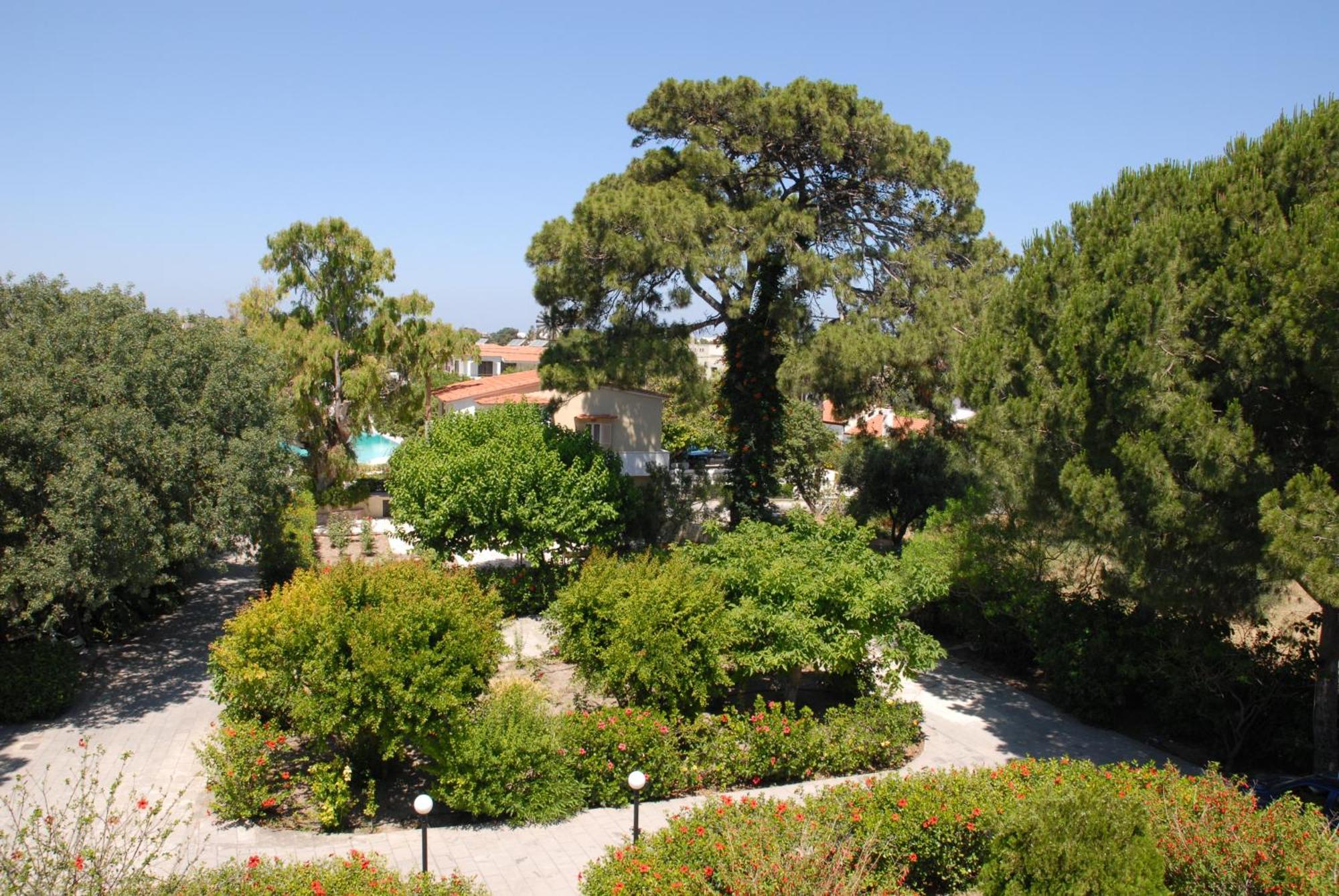 Niki Hotel Apartments Ialysos  Extérieur photo